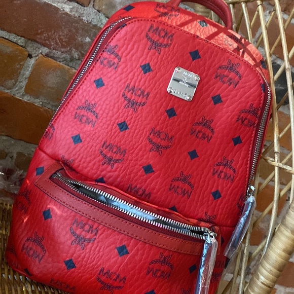 MCM Klassik Visetos Sling Bag - Picture 7 of 10